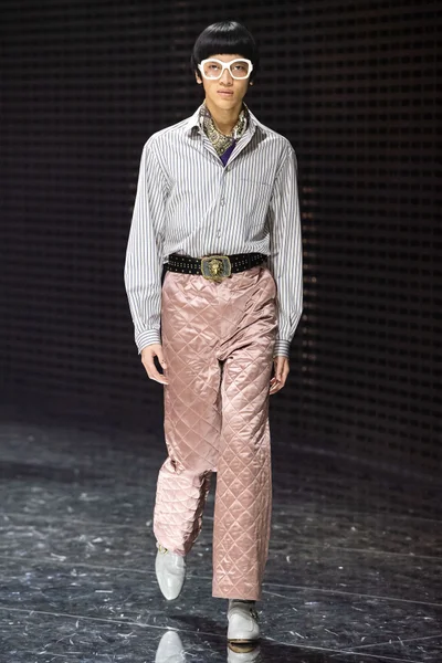 Look 15